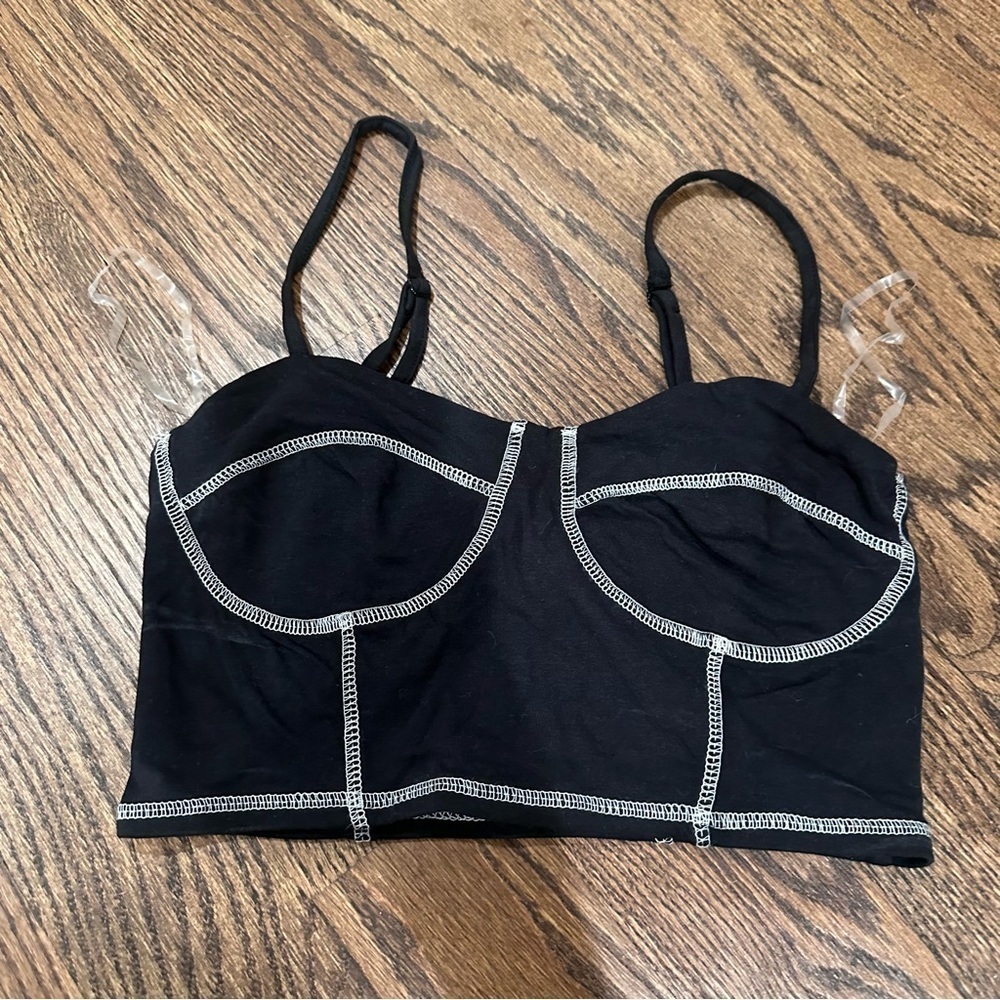Forever 21 Contrast Stitch Crop Top